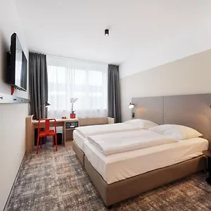 Wyndham Garden Messe 4* Munich